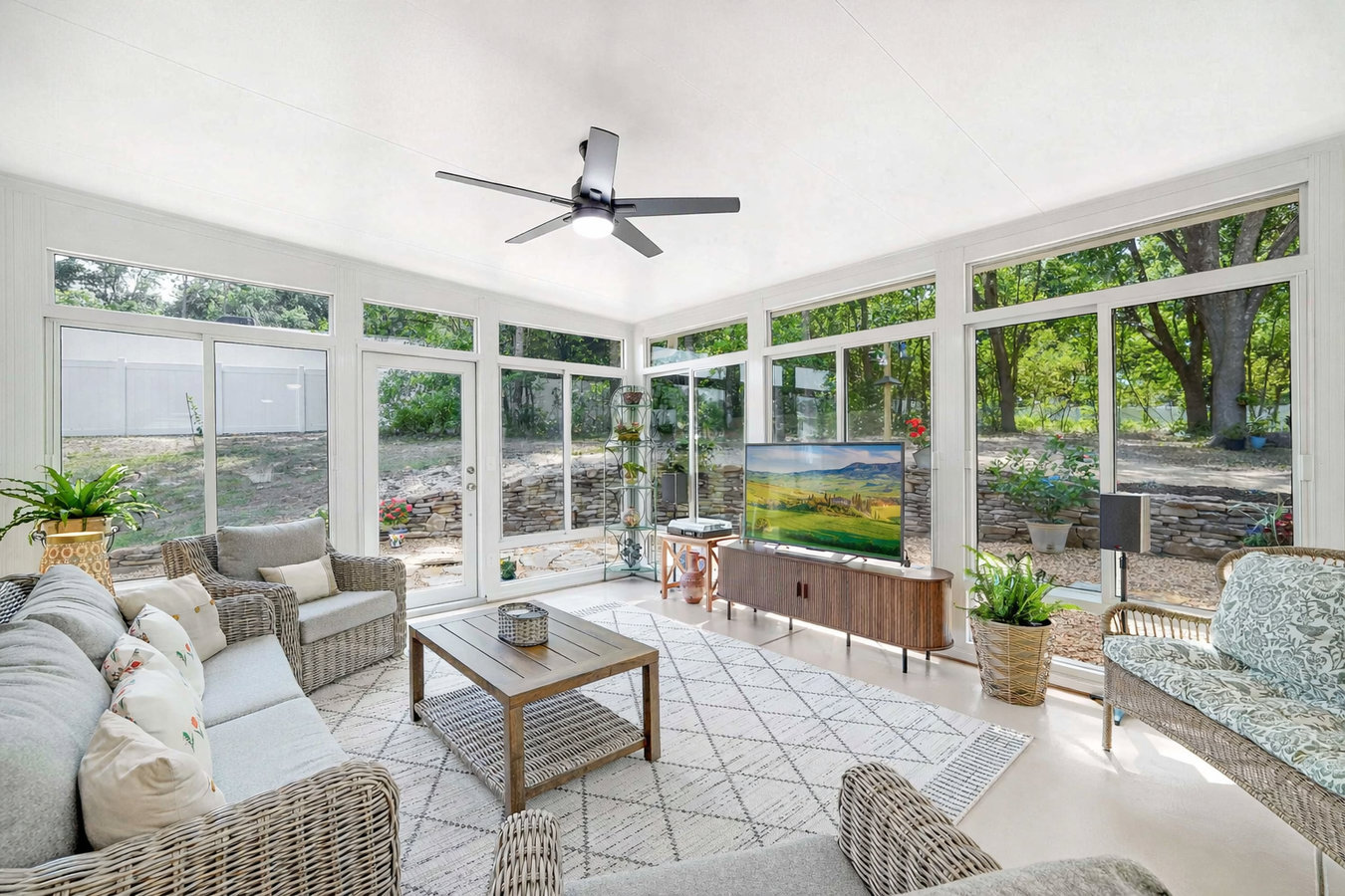 Professional Sunroom design Tamiami FL | Tamiami Lanai Sunrooms & Patios